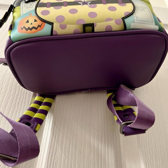 Loungefly Nightmare Before Christmas Clown Backpack Glows In The Dark Exclusive - Picture 7 of 16